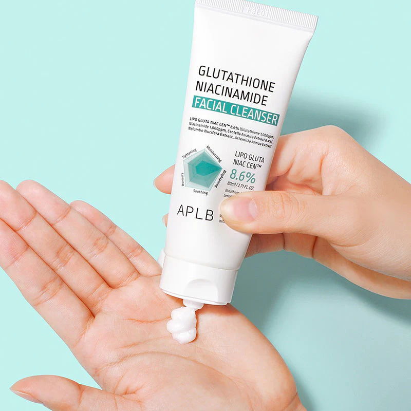 Glutathione Niacinamide Facial Cleanser - Image 3