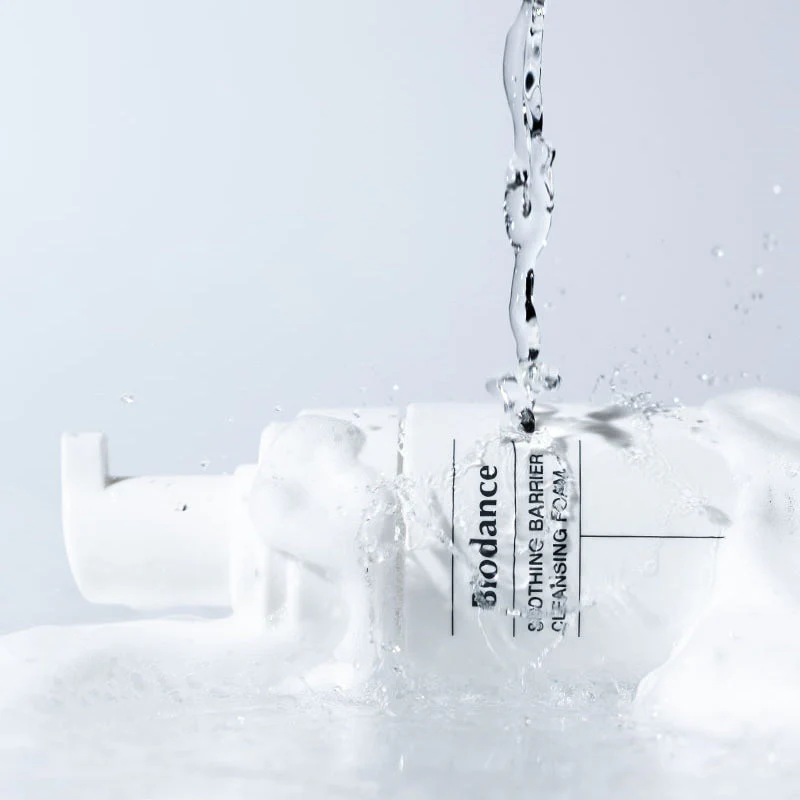Soothing Barrier Cleansing Foam - Image 5