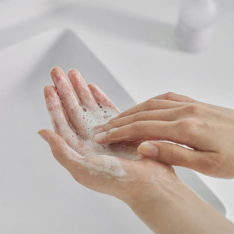Dual Barrier Mild Gel Cleanser - Image 3