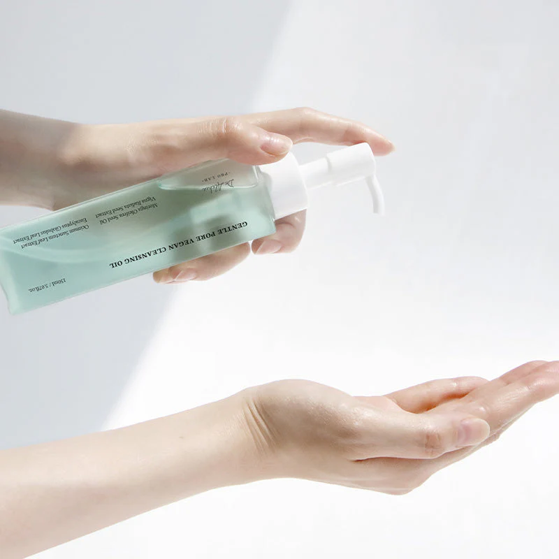 Gentle Pore Cleansing Oil - Image 4