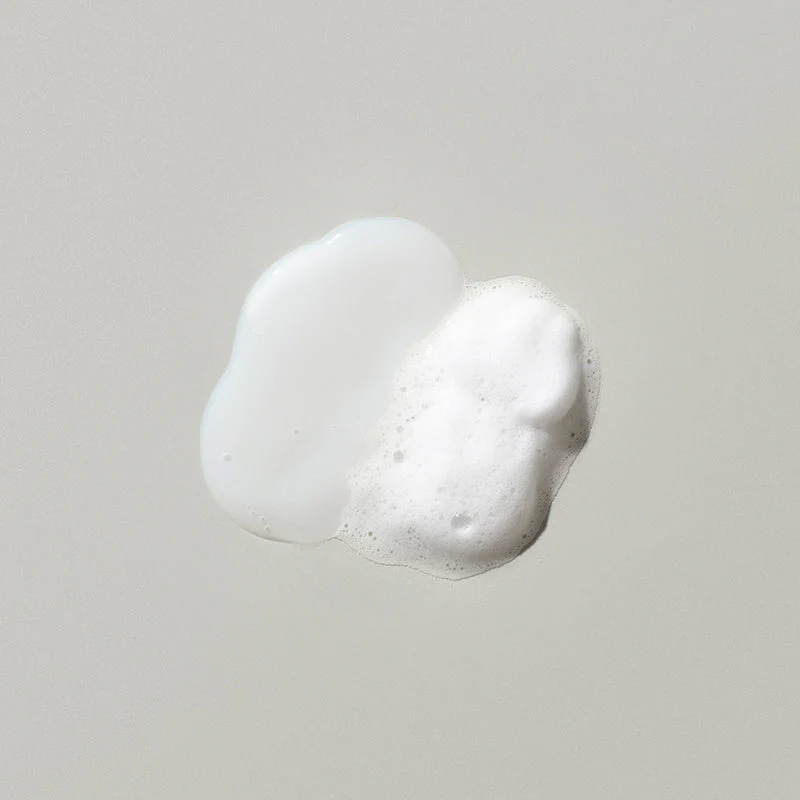 Pro Balance Soothing Cleansing Foam - Image 3
