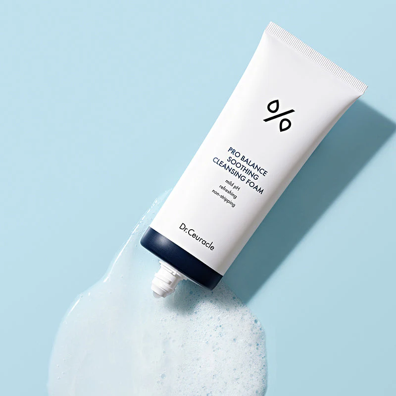 Pro Balance Soothing Cleansing Foam - Image 4
