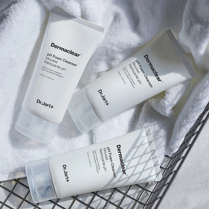 Dermaclear pH Foam Cleanser - Image 3