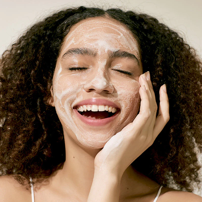 Calendula Balancing Foam Gel Cleanser - Image 4