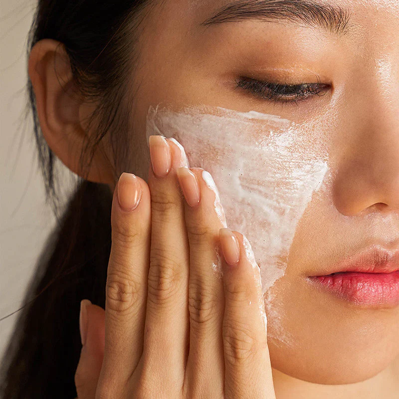 Vegan Clarifying Foam Cleanser - Image 4