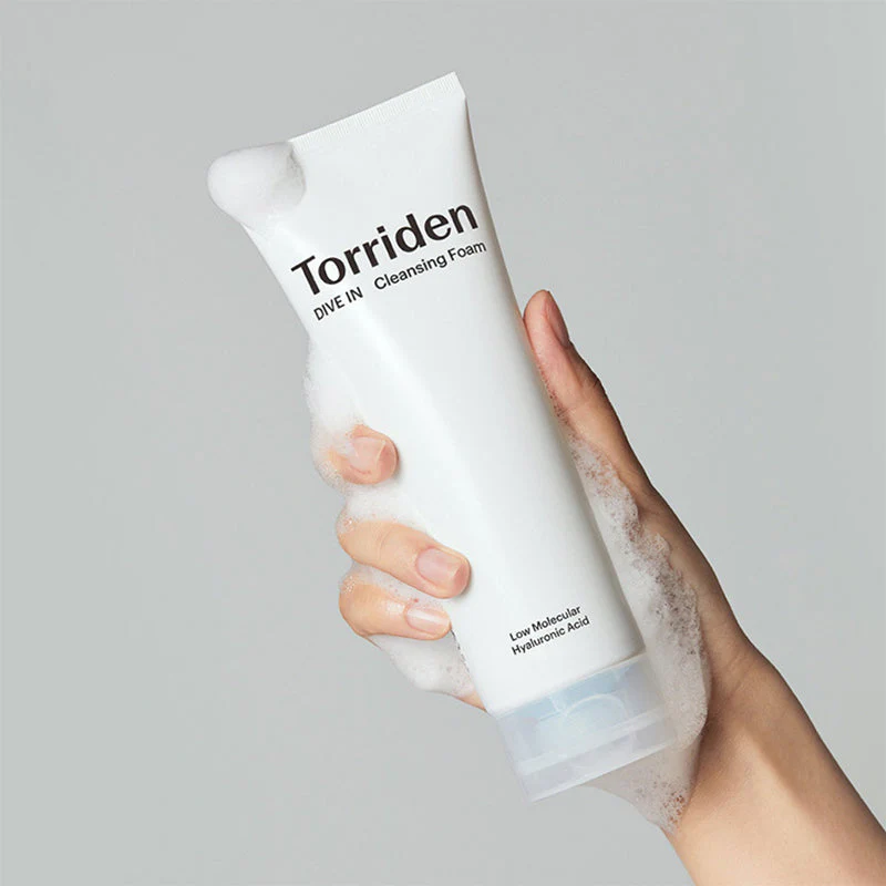DIVE-IN Low Molecular Hyaluronic Acid Cleansing Foam - Image 4